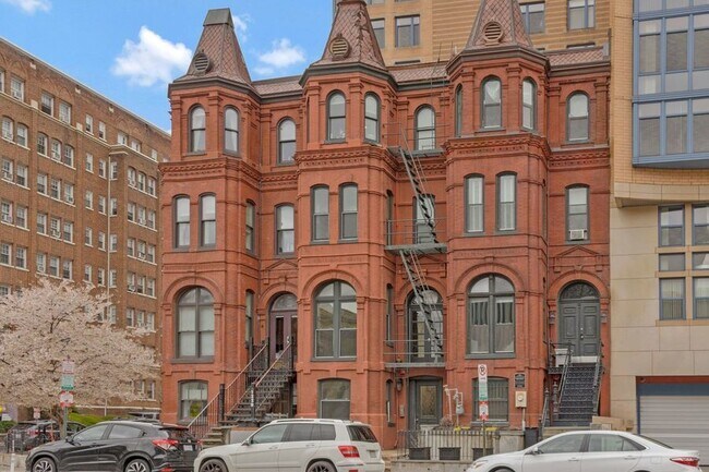 Building Photo - 1227 15th St NW