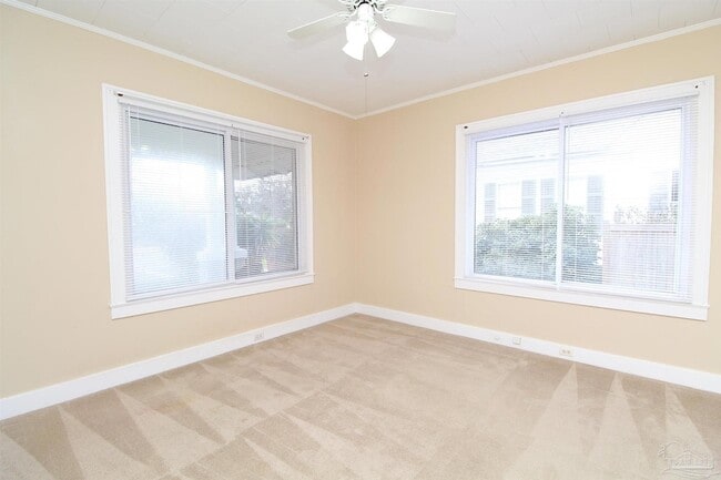 Building Photo - 1504 E Strong St