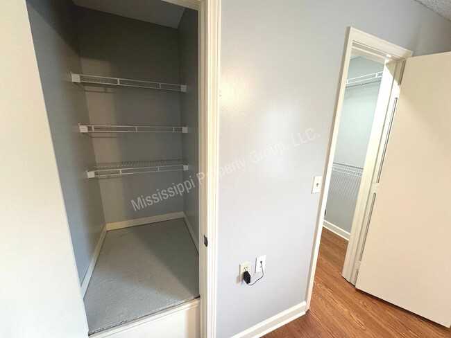 Building Photo - 2BR/2.5BA FOR RENT