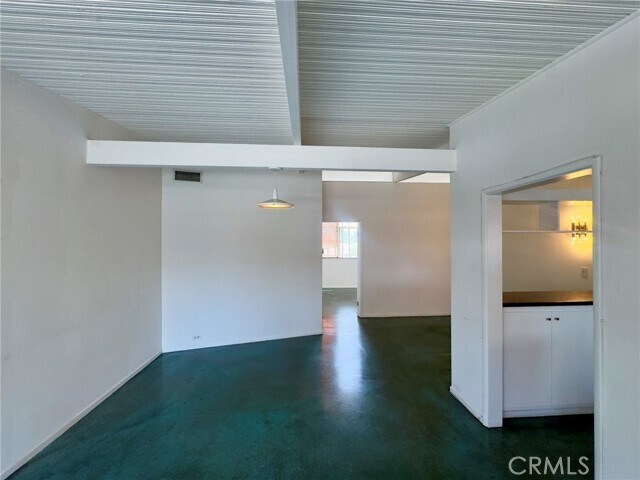 Building Photo - 1400 Hayworth Ave