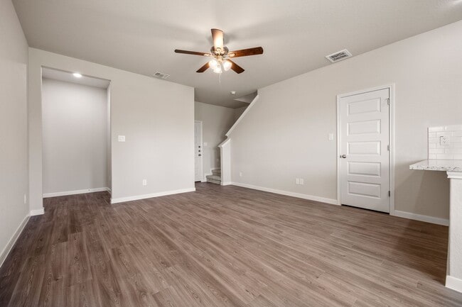 Building Photo - Modern 3-Bed, 2.5-Bath Townhome in New Bra...
