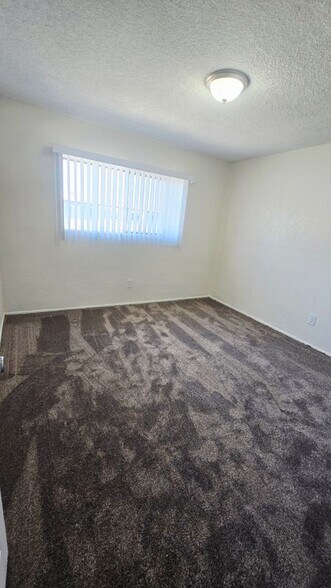 Building Photo - 1210 W Stoneridge Ct