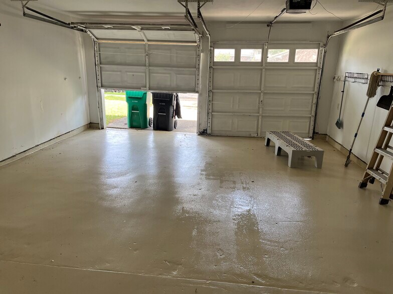 Building Photo - 3503 Canterbury Dr