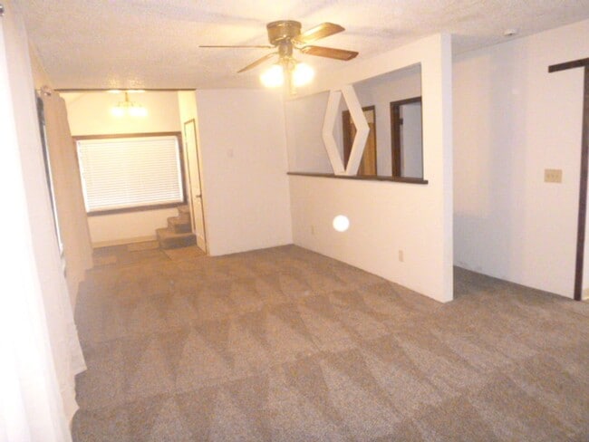 Building Photo - 3 Bedroom 1 Ba House