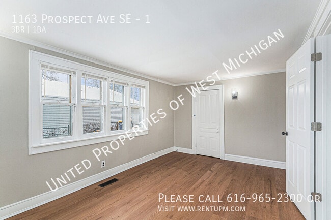 Building Photo - Available Now | 3 Bedroom 1 Bath Apartment...