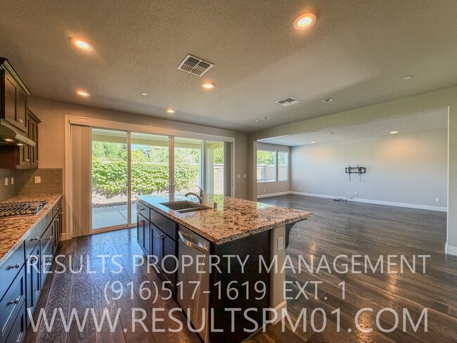 Building Photo - Beautiful Spacious El Dorado Hills Home in gated community