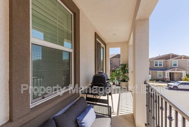 Building Photo - 40709 Melrose Dr