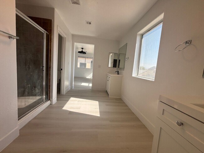 Building Photo - Spacious 4Br/3Ba Home in Galena Pointe – i...