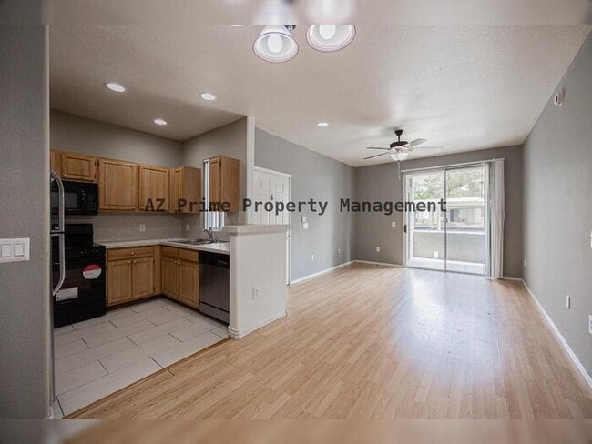 Building Photo - 2929 W Yorkshire Dr