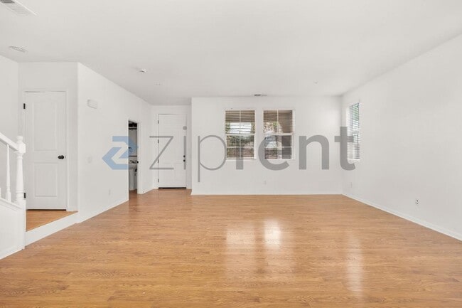 Building Photo - 1524 San Borja St