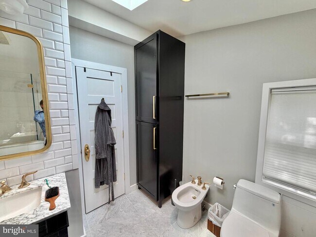 Building Photo - 7538 Morningside Dr NW
