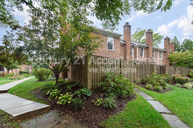 Building Photo - 2514 S Arlington Mill Dr