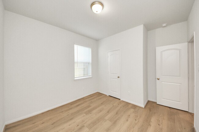 Building Photo - 9526 Opal Gates Dr