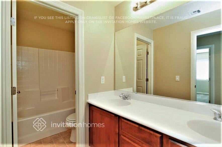 Building Photo - 357 Shimmering Moon St