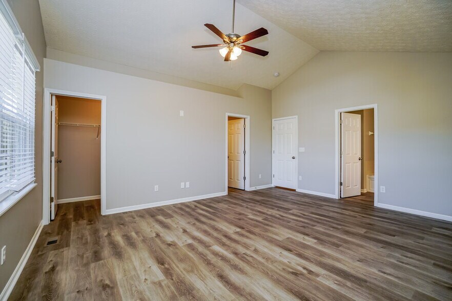 Building Photo - 5813 Lonerise Ln