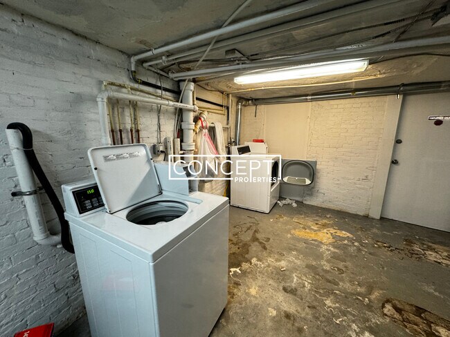 Building Photo - 62 W Cedar St