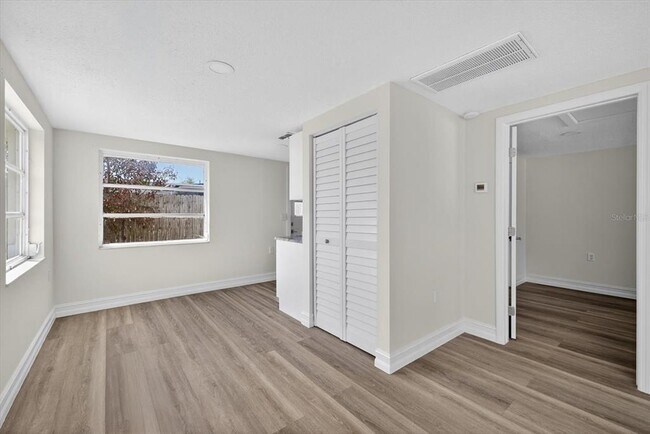 Building Photo - 5409 Oceanic Rd