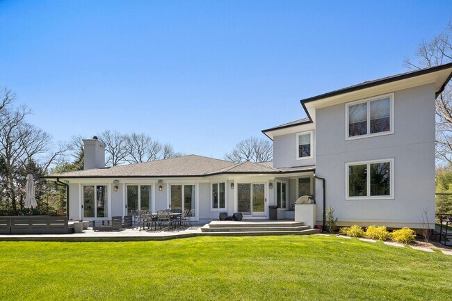 Building Photo - 425 Highview Rd