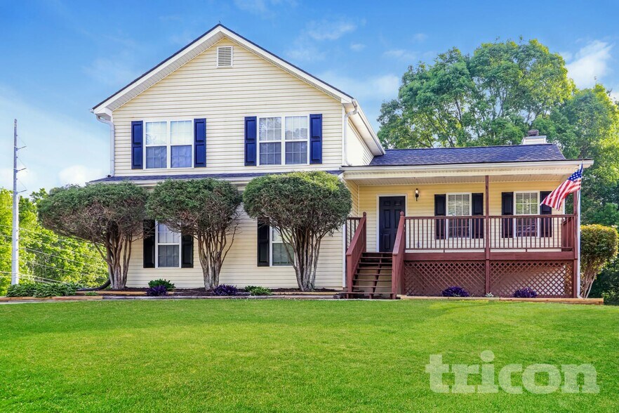 Primary Photo - 15 Woodwind Dr