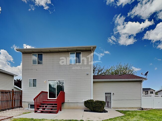 Building Photo - 1738 N 2275 W