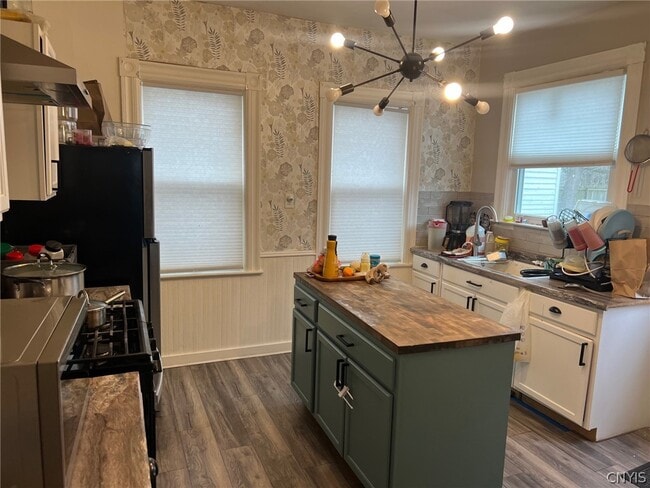 Building Photo - 110 Clinton Pl