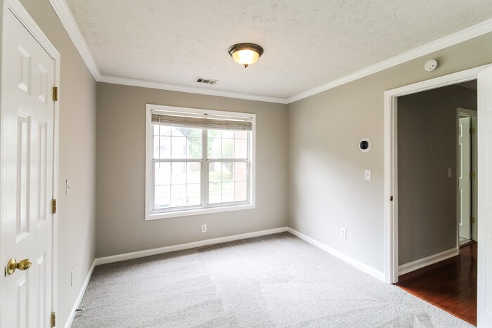 Building Photo - 2074 Riverlanding Cir