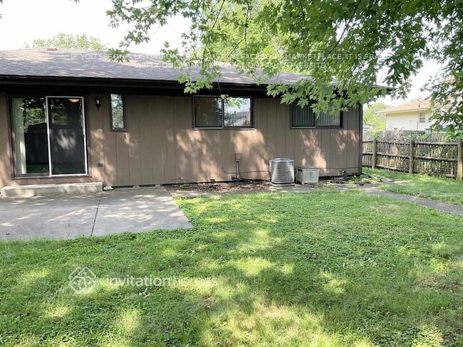 Building Photo - 15515 Long Ave