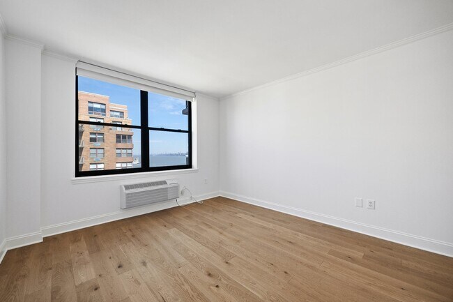 Building Photo - 2 Constitution Ct