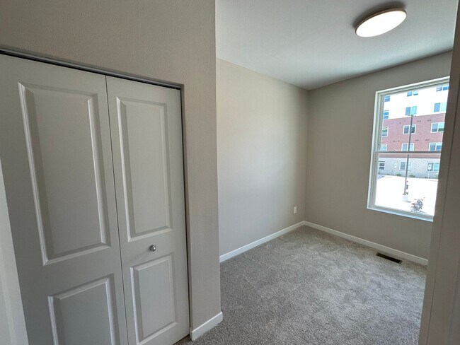 Building Photo - 1112 12th St N