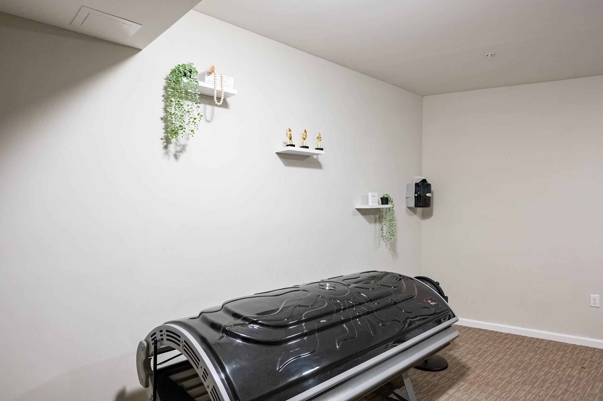 Building Photo - 4921 Pretty Lake Ave