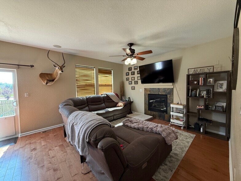 Building Photo - 2409 Capital Dr