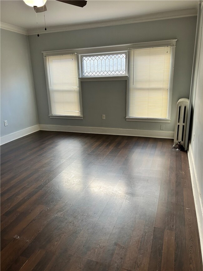 Building Photo - 426 W Clinton St