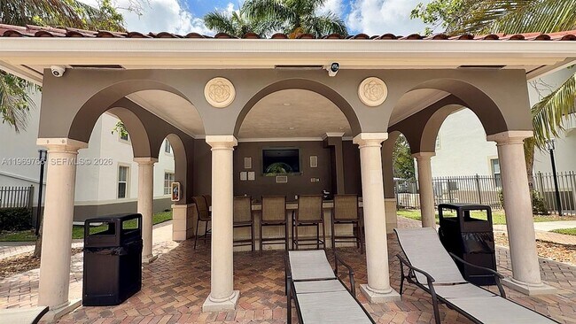 Building Photo - 6831 SW 44th St