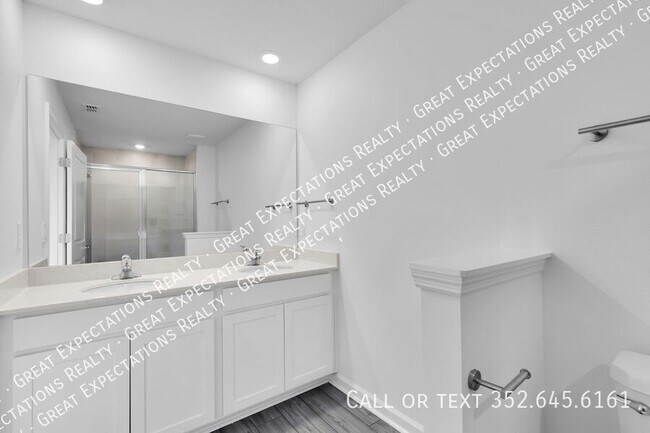Building Photo - 4859 SW 81st Lp