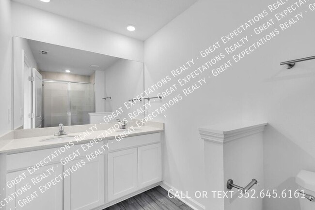 Building Photo - 4919 SW 81st Lp