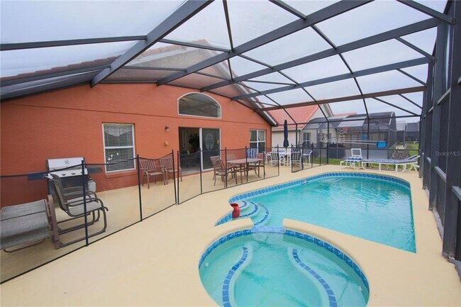 Building Photo - 1224 Solana Cir