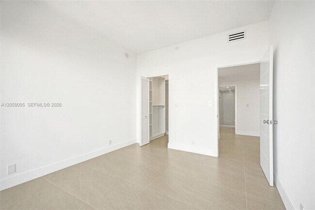 Building Photo - 251 Crandon Blvd