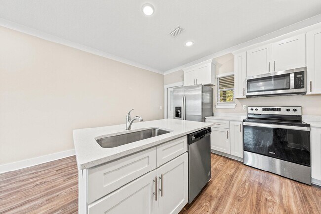 Building Photo - 246 N Sand Palm Rd