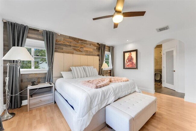 Building Photo - 12925 SW 49th Ct