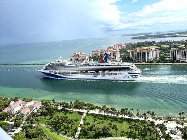 Building Photo - 300 South Pointe Dr