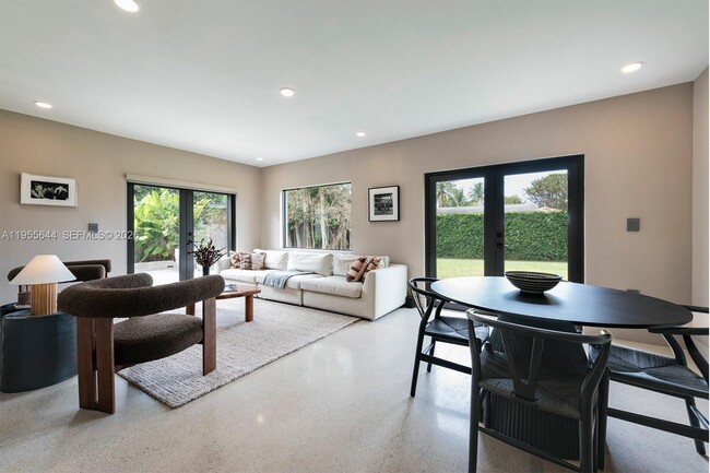 Building Photo - 311 NE 117th St