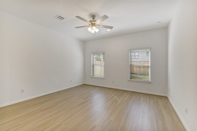 Building Photo - 11927 Pondwood Dr