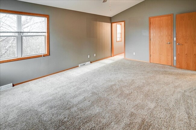 Building Photo - 400 Muirfield Ct