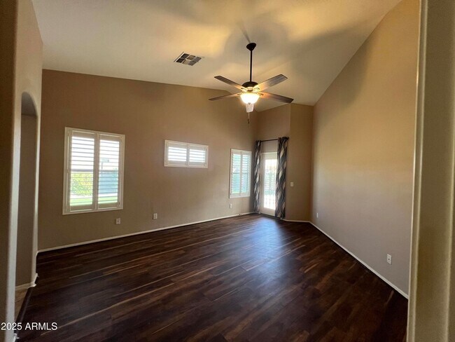 Building Photo - 35282 N Shorthorn Trail