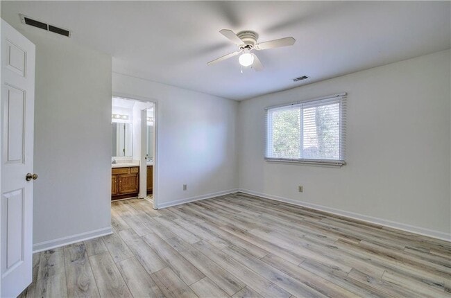 Building Photo - 1252 Minhinette Dr