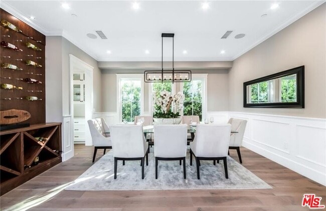 Building Photo - 4710 Noeline Ave