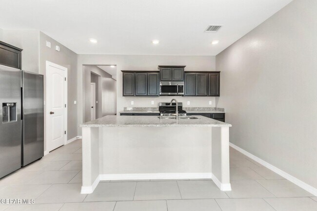 Building Photo - 1644 Folkstone St