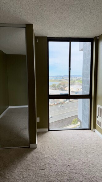 Building Photo - 555 Pierce St