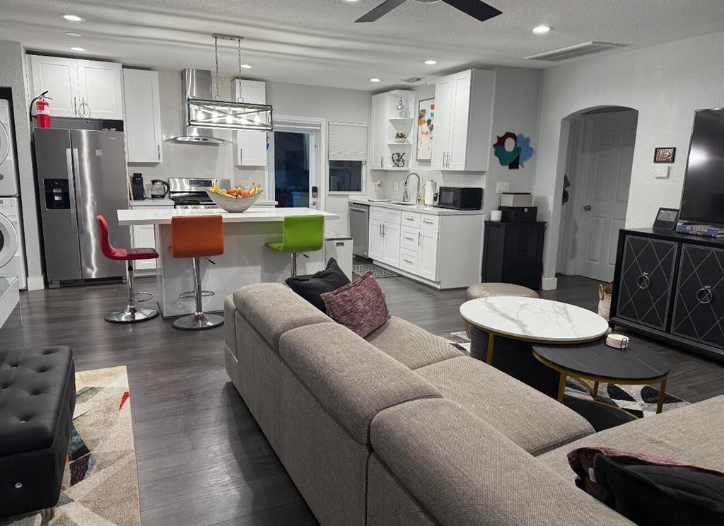 Building Photo - 615 SW 9th St