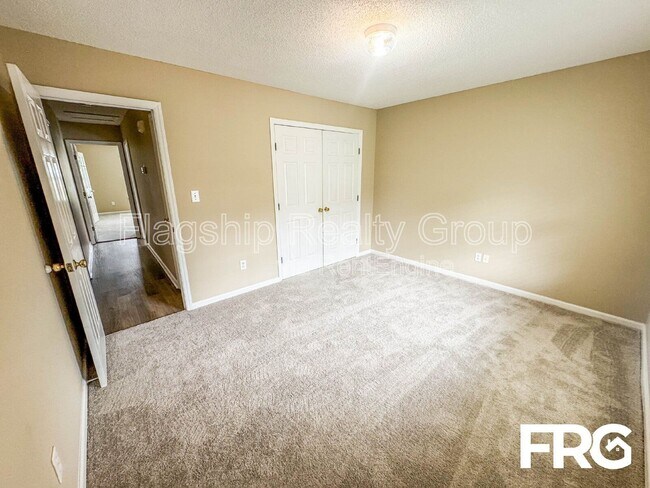 Building Photo - 3311 Moseley Dr